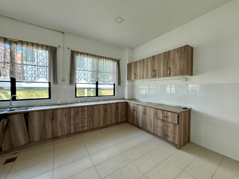 Semi-Detached House for Sale in Bukit Jelutong (Shah Alam) - Afiqah zaidi - PropertyGuru.com.my