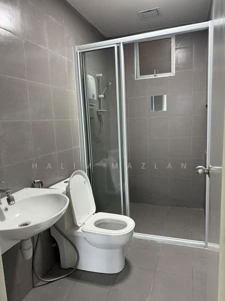 Service Residence for Rent at Savanna Executive Suite @ Southville City - Halim Mazlan - Bathroom - PropertyGuru.com.my