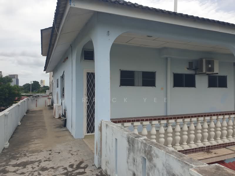 Semi-Detached House for Sale in Kampung Enam (Melaka City) - Derrick Yee - Exterior - PropertyGuru.com.my