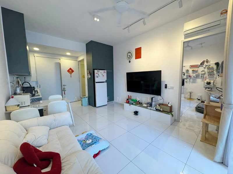 Servis Apartment untuk Dijual di Sky Trees - Jayden Neo - Living Room - PropertyGuru.com.my