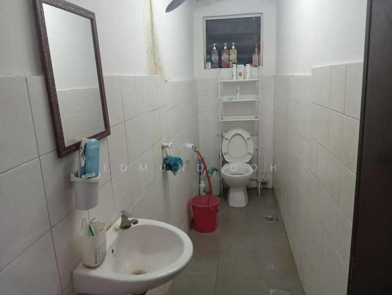 Apartment for Sale at Vista Subang - Edmund Goh - Bathroom - PropertyGuru.com.my
