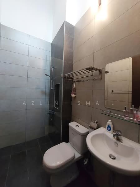 2-storey Terraced House for Sale in Cyber 1 (Cyberjaya) - Azlin Ismail - Bathroom - PropertyGuru.com.my