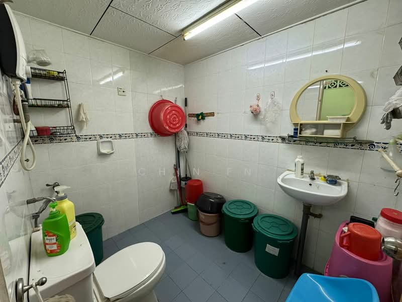 1-storey Terraced House for Sale in Bertam Malim (Bertam) - CHIN FN - Bathroom - PropertyGuru.com.my