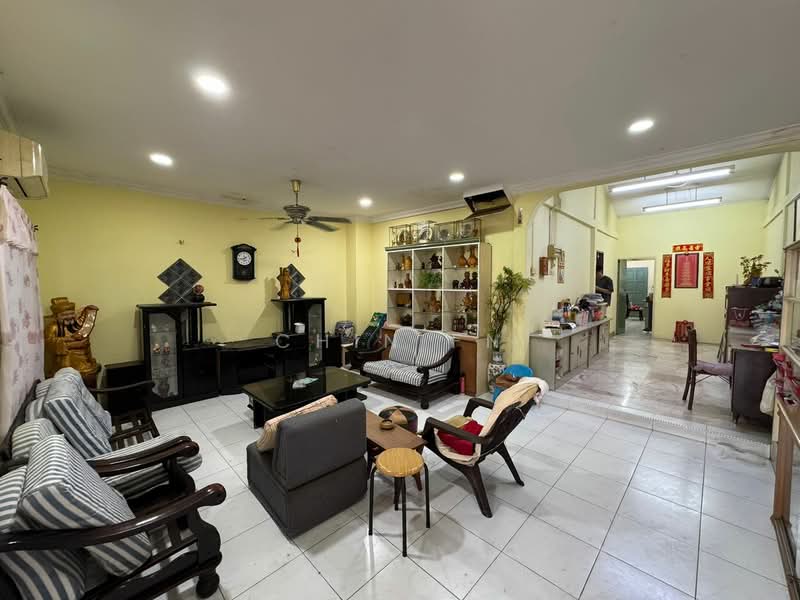 1-storey Terraced House for Sale in Bertam Malim (Bertam) - CHIN FN - Living Room - PropertyGuru.com.my