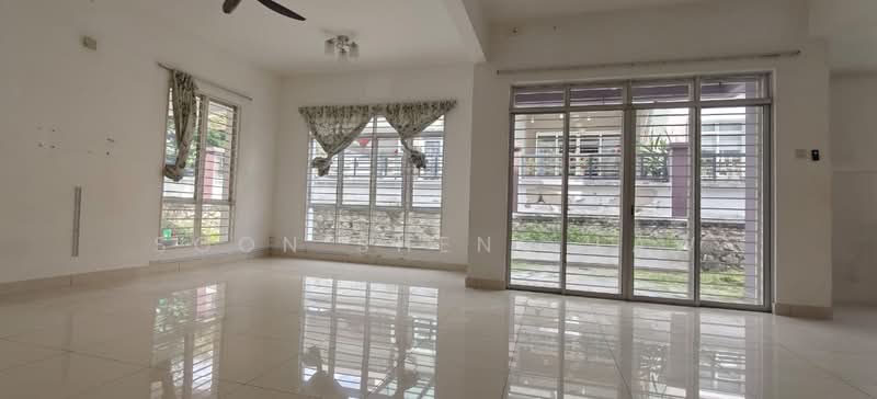 Rumah Berkembar untuk Dijual di Saujana Villa (Kajang) - Soon Sheng Law - Living Room - PropertyGuru.com.my