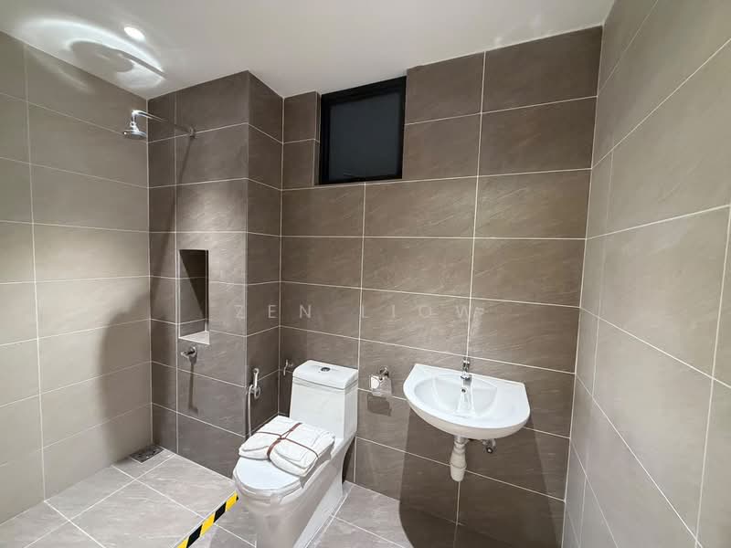 Servis Apartment untuk Dijual di Bodaiju Residences - Zen Liow - Bathroom - PropertyGuru.com.my
