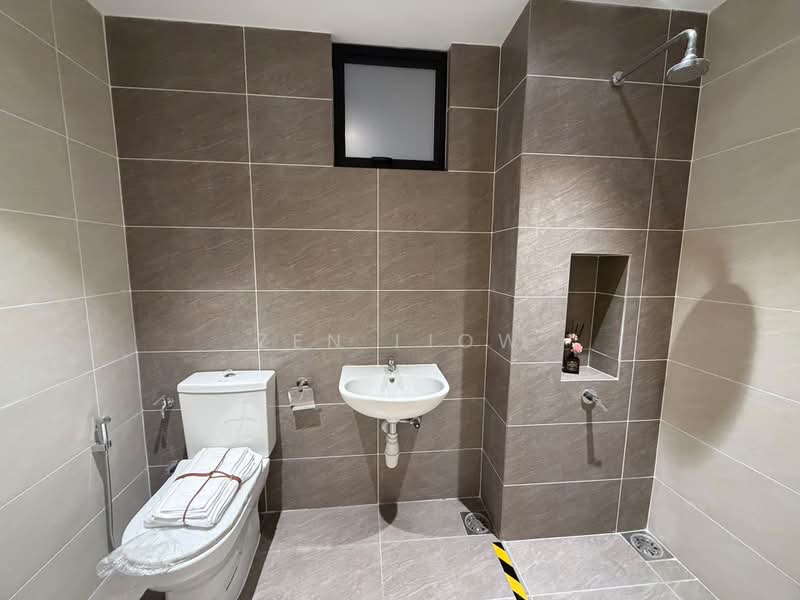 Servis Apartment untuk Dijual di Bodaiju Residences - Zen Liow - Bathroom - PropertyGuru.com.my