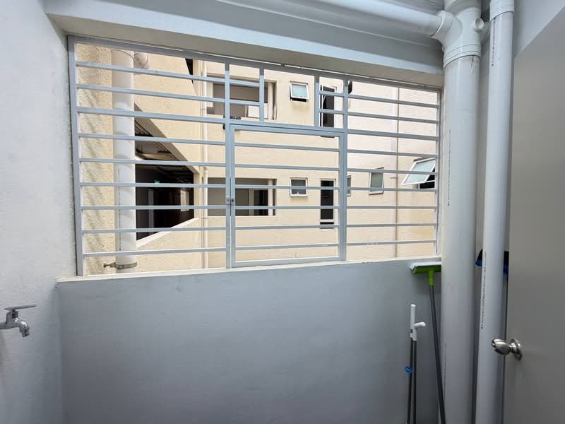Apartment for Rent at Idaman Melur @ Cybersouth - Aaden Lim - Balcony - PropertyGuru.com.my