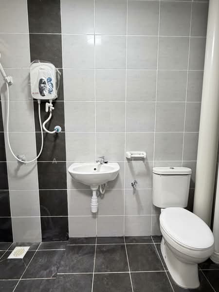 Apartment for Rent at Idaman Melur @ Cybersouth - Aaden Lim - Bathroom - PropertyGuru.com.my