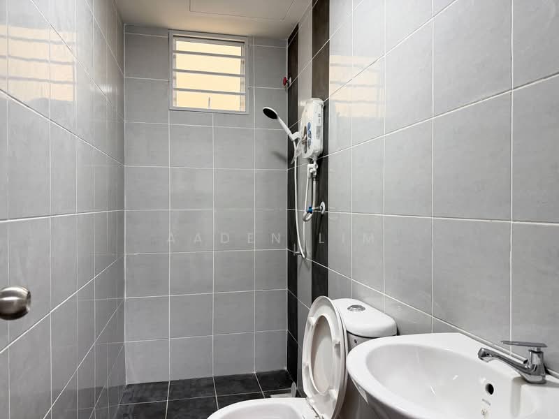 Apartment for Rent at Idaman Melur @ Cybersouth - Aaden Lim - Bathroom - PropertyGuru.com.my