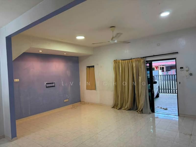 2-storey Terraced House for Rent in Ipoh (Perak) - Kelvin Chong - Living Room - PropertyGuru.com.my