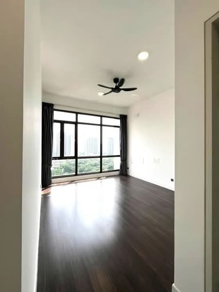 Servis Apartment untuk Dijual di The Park 2 - Vince Lim - Living Room - PropertyGuru.com.my