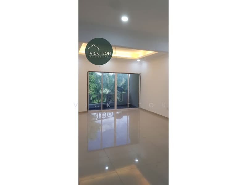 Pangsapuri untuk Dijual di Vista Bukit Dumbar - Vick Teoh - Balcony - PropertyGuru.com.my