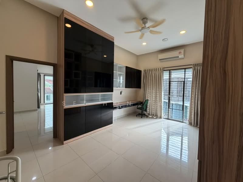 Semi-Detached House for Sale in Taman Dato Onn (Johor Bahru) - See Hon Tay - PropertyGuru.com.my