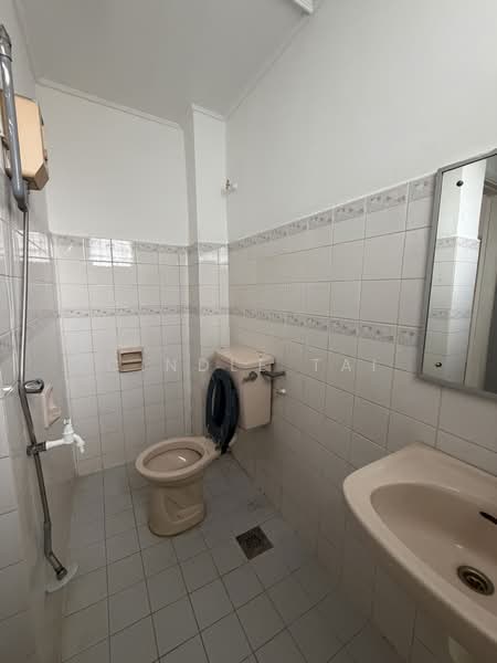 2-storey Terraced House for Sale in Usj 4 (Subang Jaya) - Cindle Tai - Bathroom - PropertyGuru.com.my