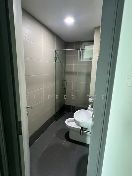 Servis Apartment untuk Disewa di Tiara Mutiara 2 - Wilfred Tee - Bathroom - PropertyGuru.com.my
