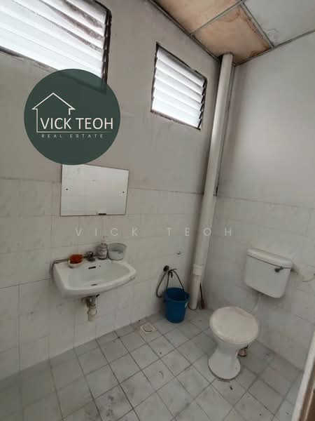 Semi-D Factory for Sale in Juru (Penang) - Vick Teoh - Bathroom - PropertyGuru.com.my