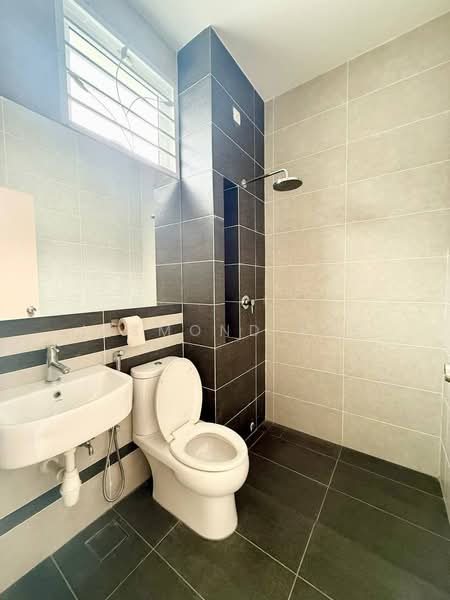 2-storey Terraced House for Sale in Johor Bahru (Johor) - Jesmond Lee - Bathroom - PropertyGuru.com.my