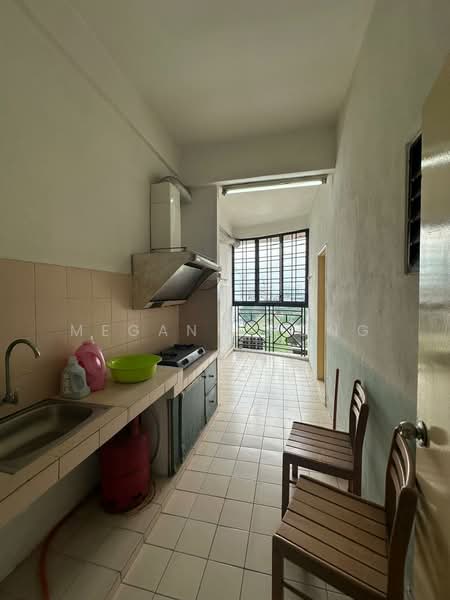 Kondominium untuk Dijual di Putra Indah Condominium - Megan Chong - Kitchen - PropertyGuru.com.my