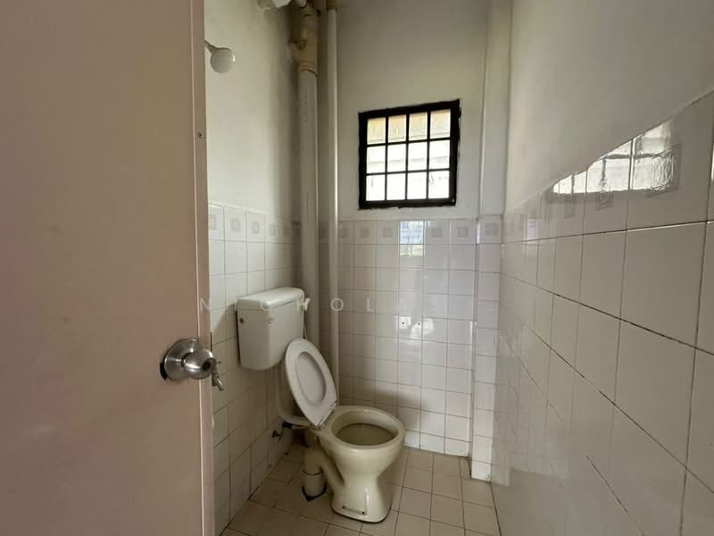 Pangsapuri untuk Dijual di Ria 2 Apartment - Nicholas . - Bathroom - PropertyGuru.com.my