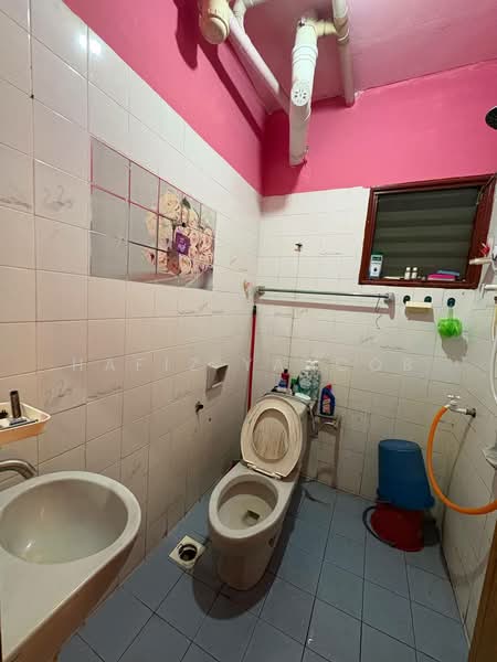 Condominium for Sale at Palm Court Condominium - Hafiz Yaacob - Bathroom - PropertyGuru.com.my