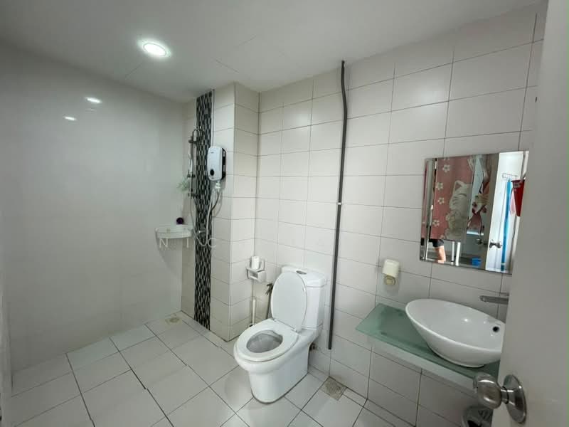 Service Residence for Sale at Greenfield Regency - Nicholas . - Bathroom - PropertyGuru.com.my