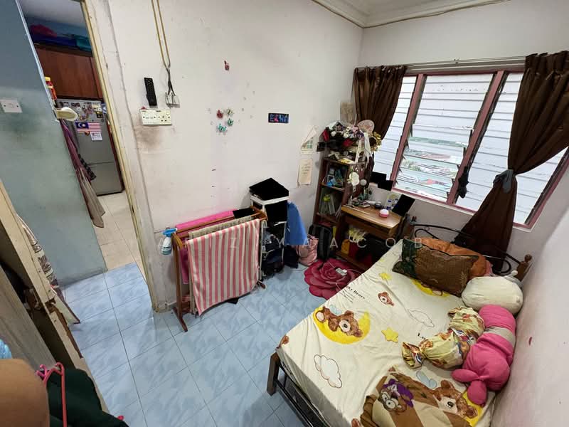 Flat for Sale at PPR Kerinchi Lembah Pantai - Hafiz Yaacob - Bedroom - PropertyGuru.com.my