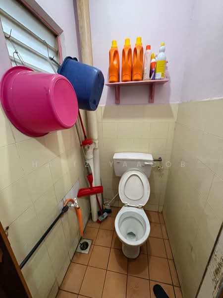 Flat for Sale at PPR Kerinchi Lembah Pantai - Hafiz Yaacob - Bathroom - PropertyGuru.com.my