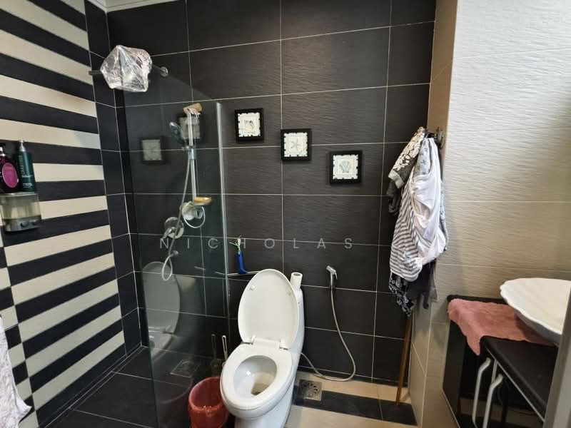 Condominium for Sale at Datin Halimah Condominium - Nicholas . - Bathroom - PropertyGuru.com.my