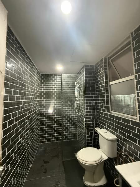 Servis Apartment untuk Disewa di Menara U - Wan Azima - Bathroom - PropertyGuru.com.my