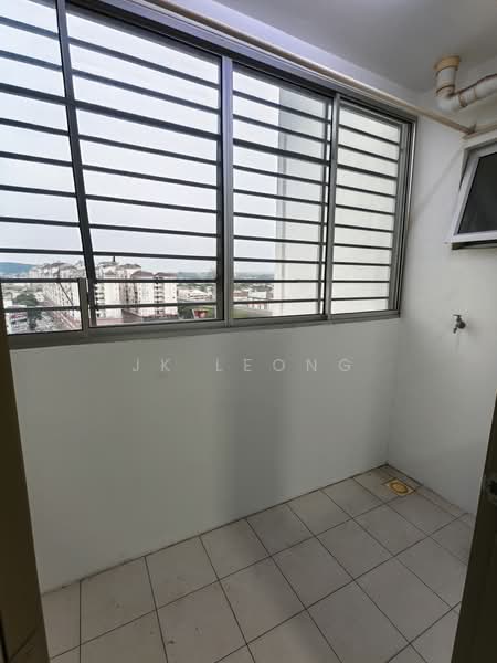 Pangsapuri untuk Disewa di Residensi Kepongmas 2 - JK Leong - Balcony - PropertyGuru.com.my