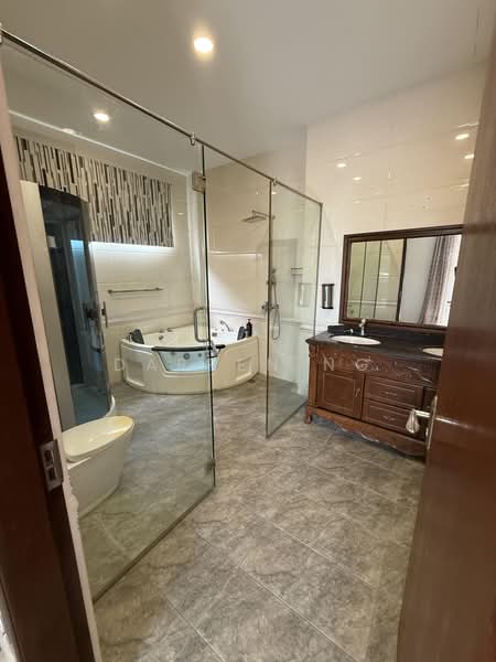 Bungalow for Sale in Subang Heights (Subang Jaya) - Darren Ng - Bathroom - PropertyGuru.com.my