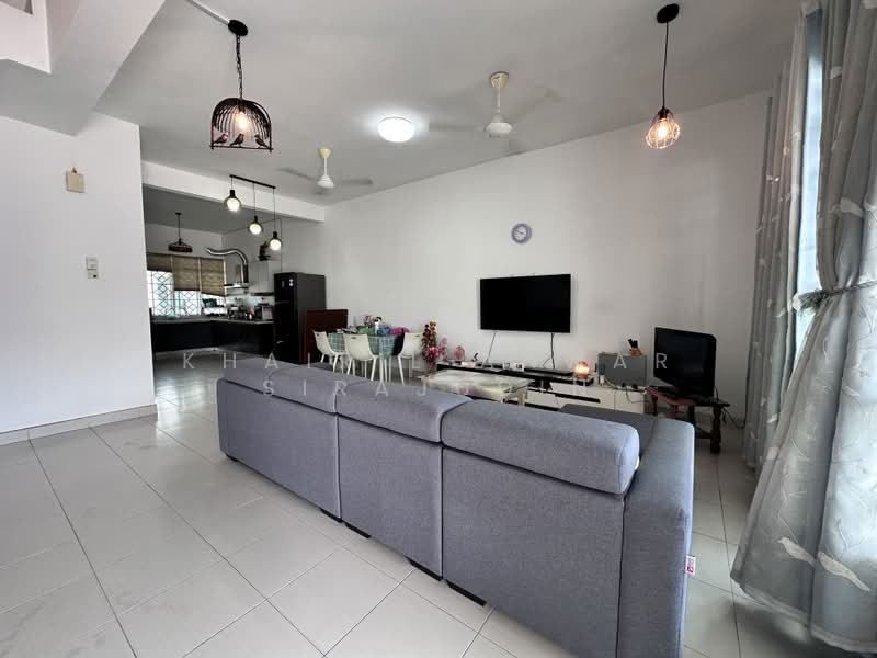 2-storey Terraced House for Sale in Saujana Utama (Puncak Alam) - Khairil Anwar Sirajudin - Living Room - PropertyGuru.com.my