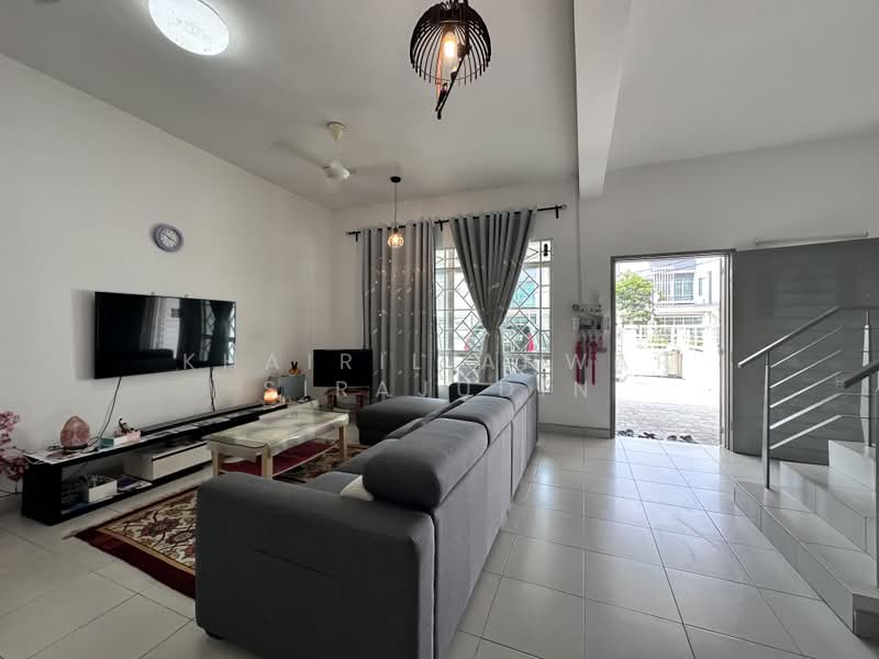 2-storey Terraced House for Sale in Saujana Utama (Puncak Alam) - Khairil Anwar Sirajudin - Living Room - PropertyGuru.com.my