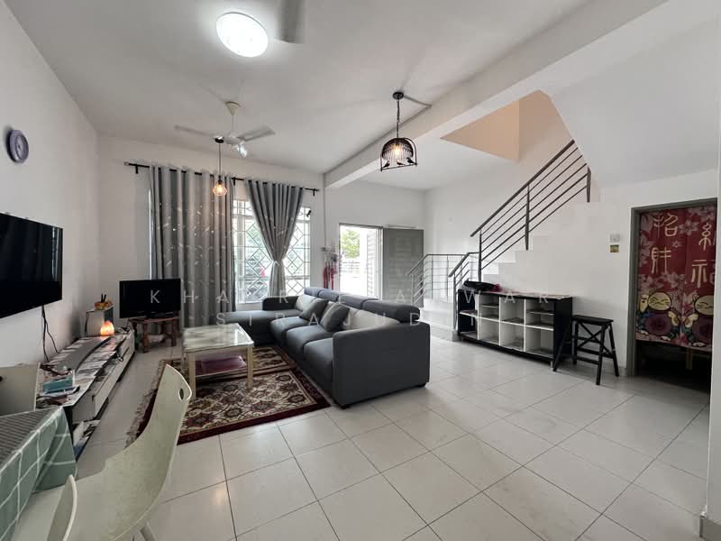 2-storey Terraced House for Sale in Saujana Utama (Puncak Alam) - Khairil Anwar Sirajudin - Living Room - PropertyGuru.com.my
