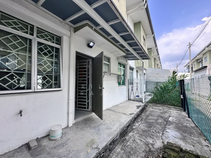 2-storey Terraced House for Sale in Saujana Utama (Puncak Alam) - Khairil Anwar Sirajudin - Exterior - PropertyGuru.com.my