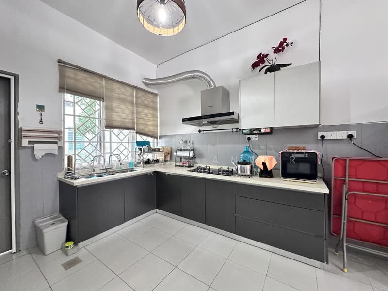 2-storey Terraced House for Sale in Saujana Utama (Puncak Alam) - Khairil Anwar Sirajudin - Kitchen - PropertyGuru.com.my