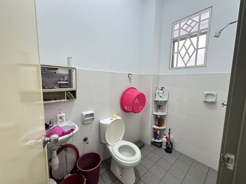2-storey Terraced House for Sale in Saujana Utama (Puncak Alam) - Khairil Anwar Sirajudin - Bathroom - PropertyGuru.com.my