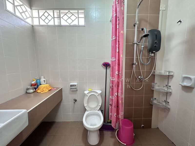 2-storey Terraced House for Sale in Saujana Utama (Puncak Alam) - Khairil Anwar Sirajudin - Bathroom - PropertyGuru.com.my