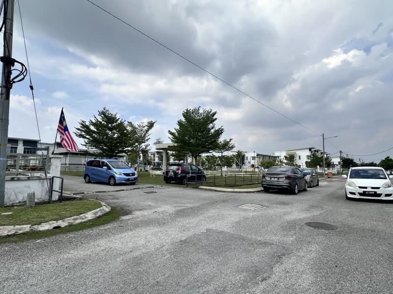 2-storey Terraced House for Sale in Saujana Utama (Puncak Alam) - Khairil Anwar Sirajudin - Exterior - PropertyGuru.com.my