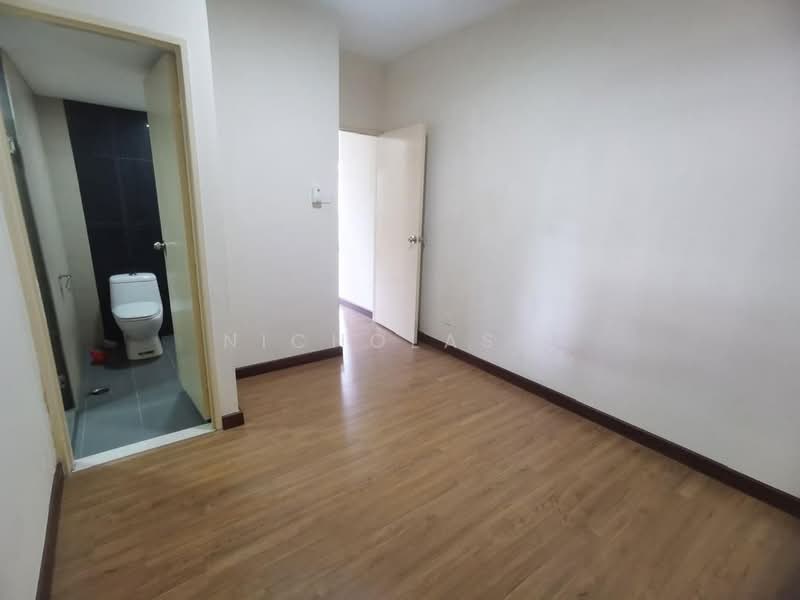 Apartment for Sale at Larkin Residence Phase 2 - Nicholas . - Bathroom - PropertyGuru.com.my