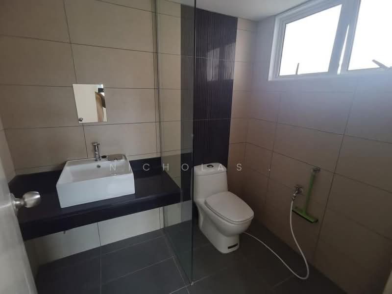 Apartment for Sale at Larkin Residence Phase 2 - Nicholas . - Bathroom - PropertyGuru.com.my