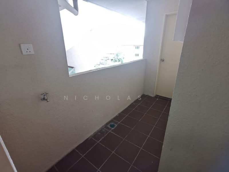 Apartment for Sale at Larkin Residence Phase 2 - Nicholas . - Balcony - PropertyGuru.com.my