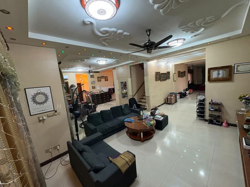 Bungalow for Sale in Glenmarie Cove (Klang) - Hafiz Yaacob - Living Room - PropertyGuru.com.my