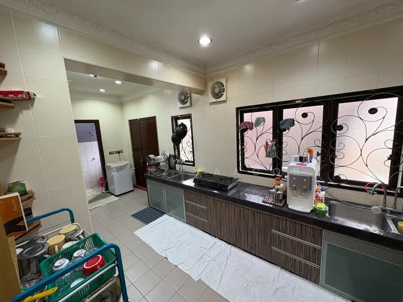 Bungalow for Sale in Glenmarie Cove (Klang) - Hafiz Yaacob - Kitchen - PropertyGuru.com.my