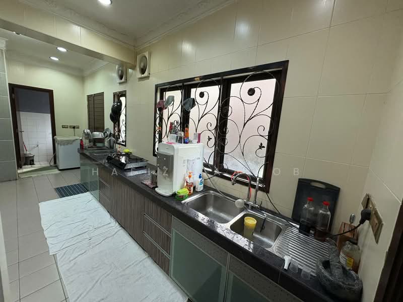 Bungalow for Sale in Glenmarie Cove (Klang) - Hafiz Yaacob - Kitchen - PropertyGuru.com.my