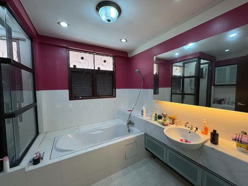 Bungalow for Sale in Glenmarie Cove (Klang) - Hafiz Yaacob - Bathroom - PropertyGuru.com.my