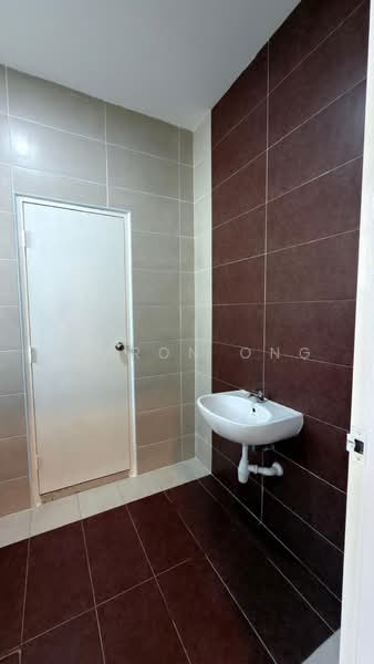 Rumah Teres 2 Tingkat untuk Dijual di Kulai (Johor) - Sharon Ong - Bathroom - PropertyGuru.com.my