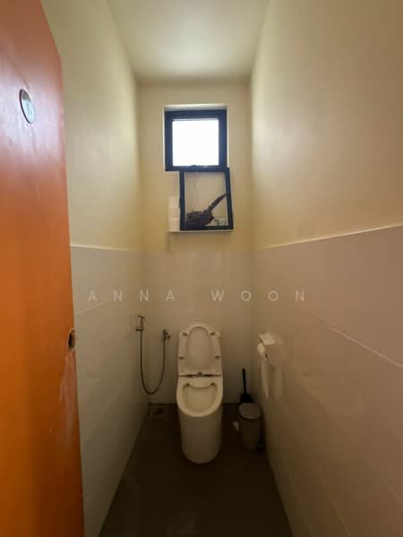 Kedai untuk Disewa di Taman Ungku Tun Aminah (Skudai) - Anna Woon - Bathroom - PropertyGuru.com.my