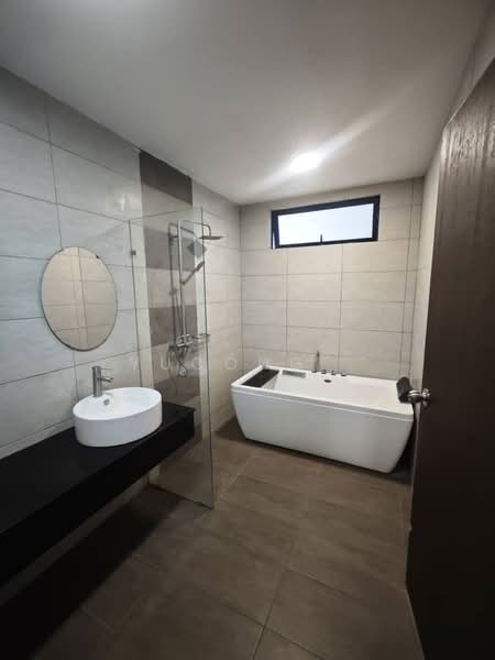 Servis Apartment untuk Dijual di Molek Regency - Yucong . - Bathroom - PropertyGuru.com.my